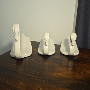 Elegant White Ceramic Swan Figurines Towel Holders